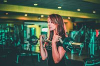 Waarom krachttraining onmisbaar is als je in de overgang bent
